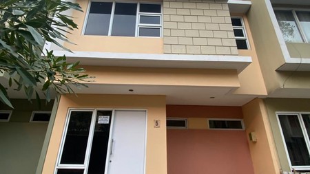 Dijual murah rumah di Kompleks Virginia  JL. Danville - Gading Serpong Tangerang 