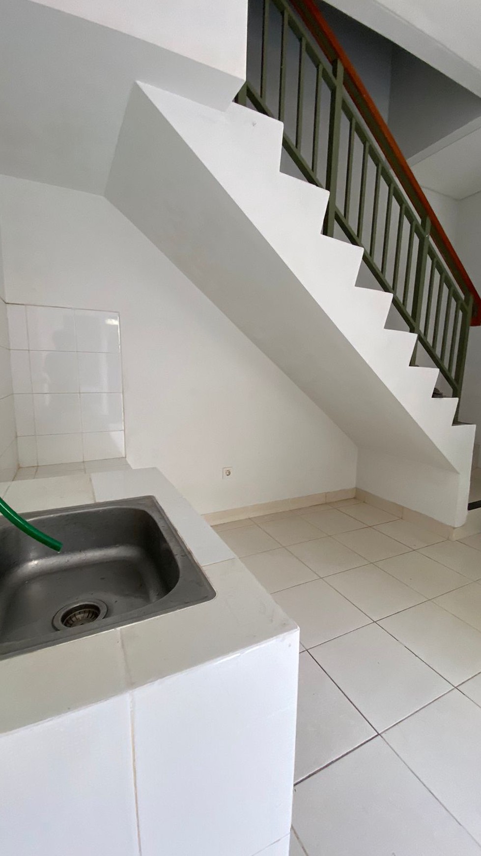 Dijual murah rumah di Kompleks Virginia  JL. Danville - Gading Serpong Tangerang 