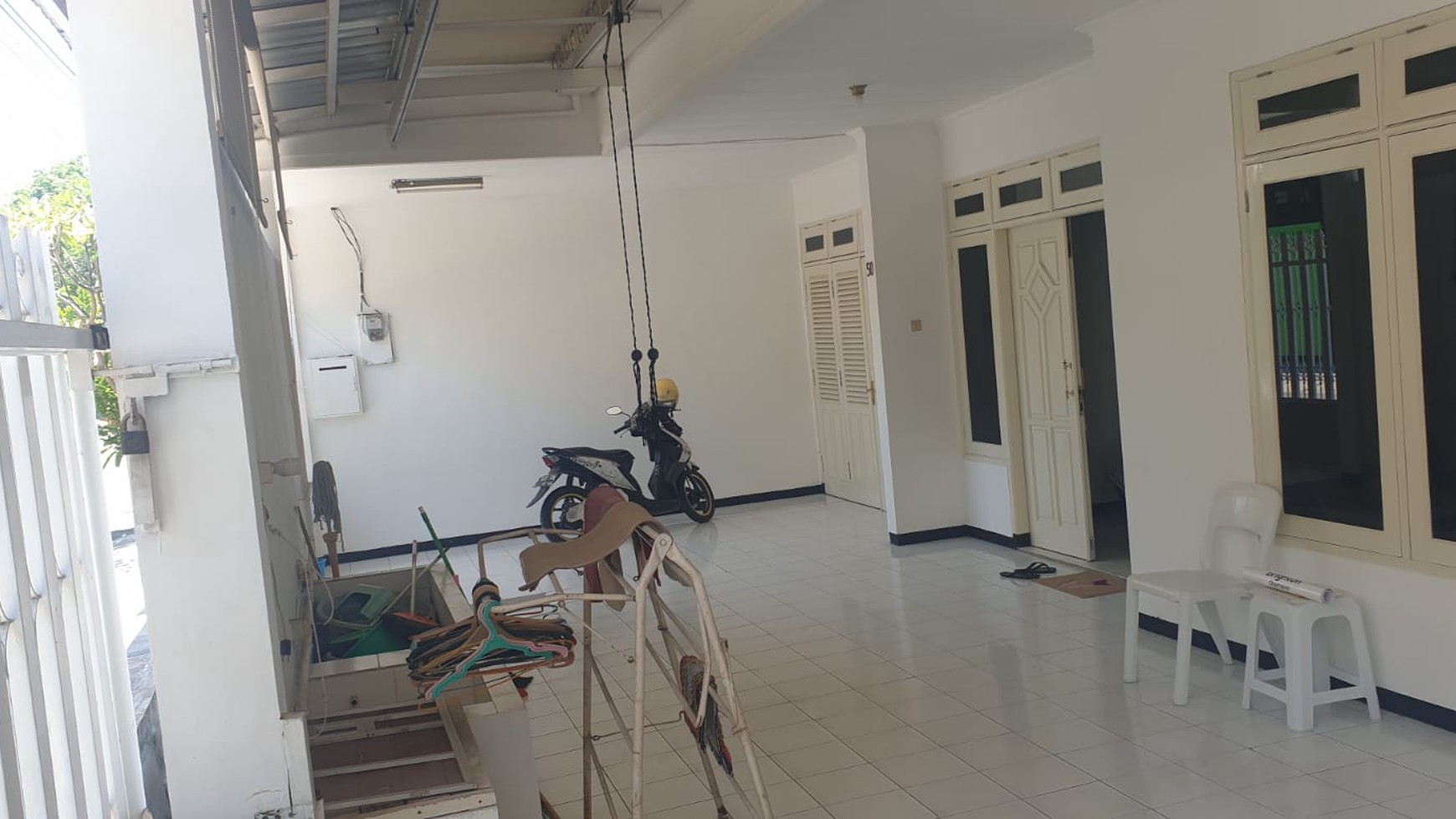 Rumah 2 Carport Kondisi Bagus Darmo Baru Barat