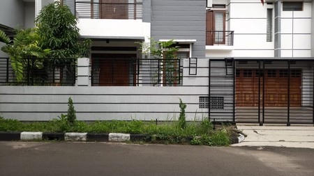 Rumah Bagus Di Jl Narmada Perum Bukit Mas Bintaro 