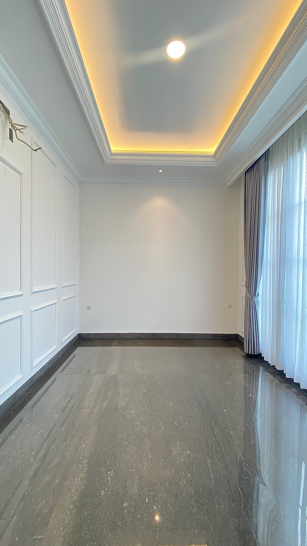 Dijual Rumah mewah Modern 2 Lantai ada Pool, di Bintaro