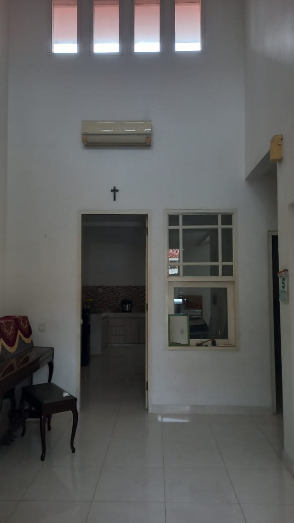 DIjual Rumah Taman Parahyangan Siap Huni Di Lippo Karawaci , Tangerang