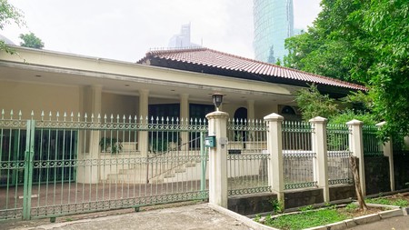 Dijual Rumah Hook Asri dan Strategis di Karang Asem, Kuningan, Jakarta Selatan 