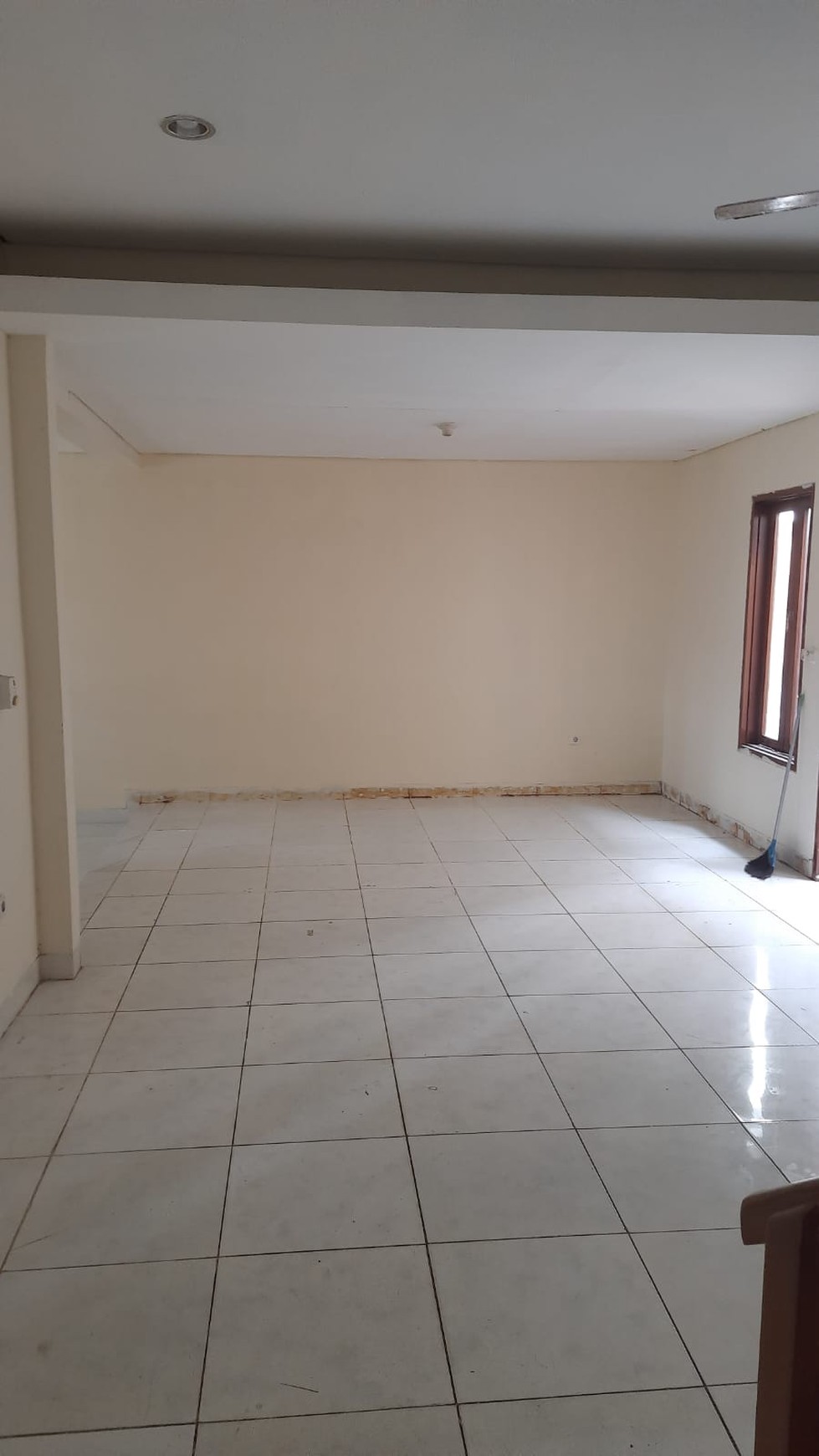 Rumah luas, lokasi strategis di Pondok Ranji.