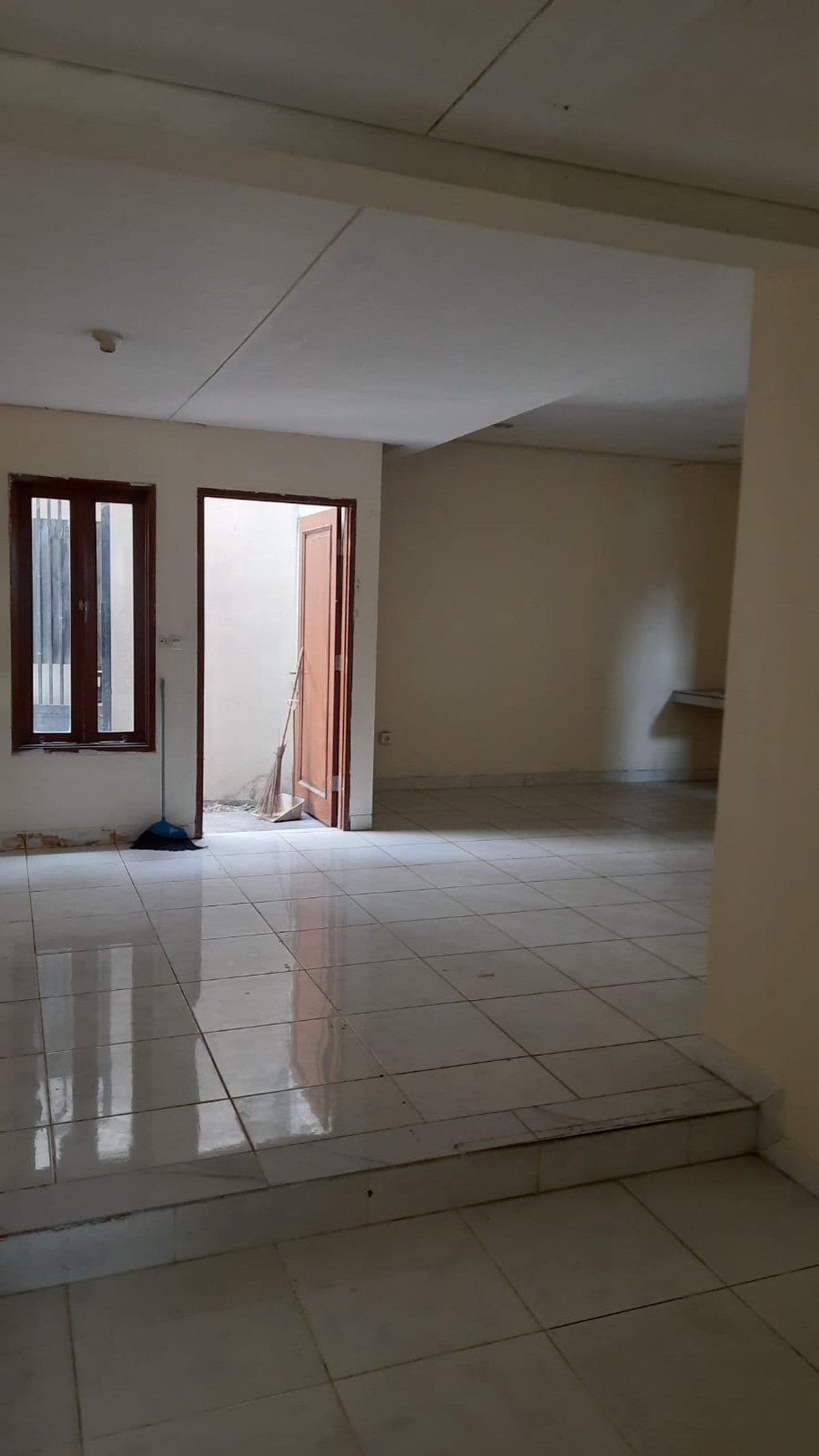 Rumah luas, lokasi strategis di Pondok Ranji.