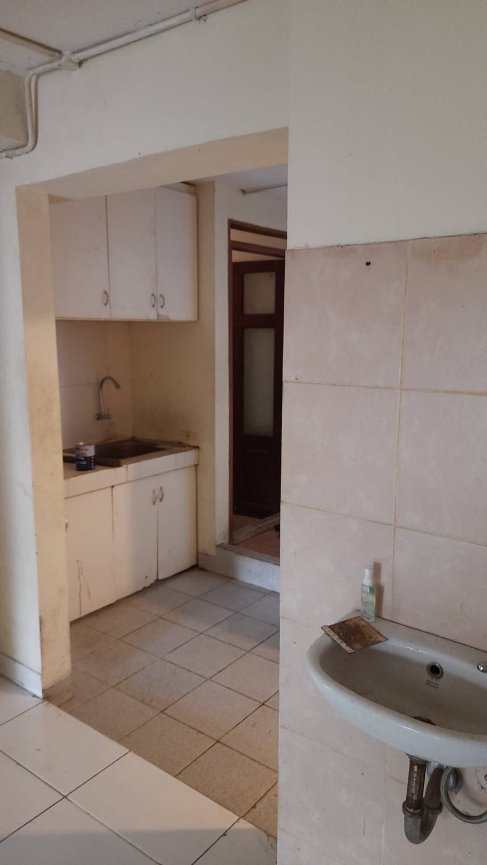 Rumah luas, lokasi strategis di Pondok Ranji.