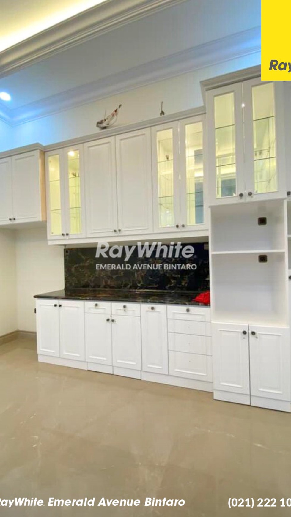 Dijual Cepat rumah mewah,ada kolam renang di Pondok Indah Jakarta Selatan