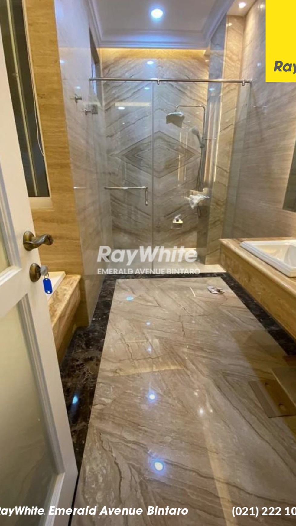 Dijual Cepat rumah mewah,ada kolam renang di Pondok Indah Jakarta Selatan