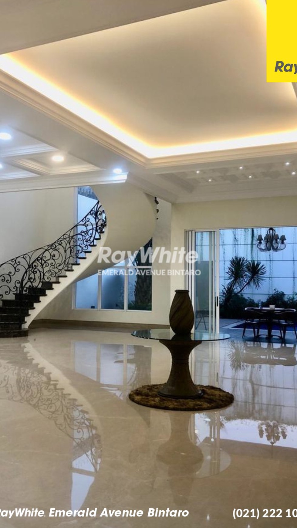 Dijual Cepat rumah mewah,ada kolam renang di Pondok Indah Jakarta Selatan