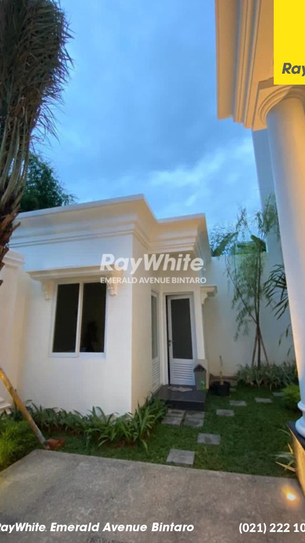 Dijual Cepat rumah mewah,ada kolam renang di Pondok Indah Jakarta Selatan