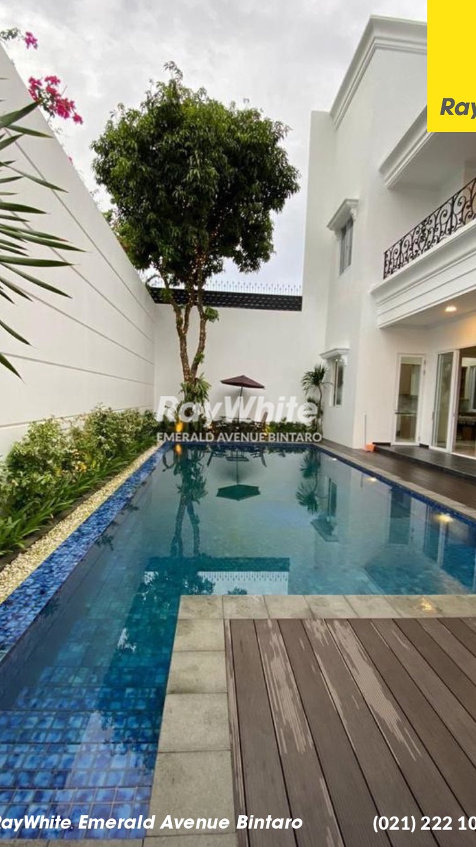 Dijual Cepat rumah mewah,ada kolam renang di Pondok Indah Jakarta Selatan