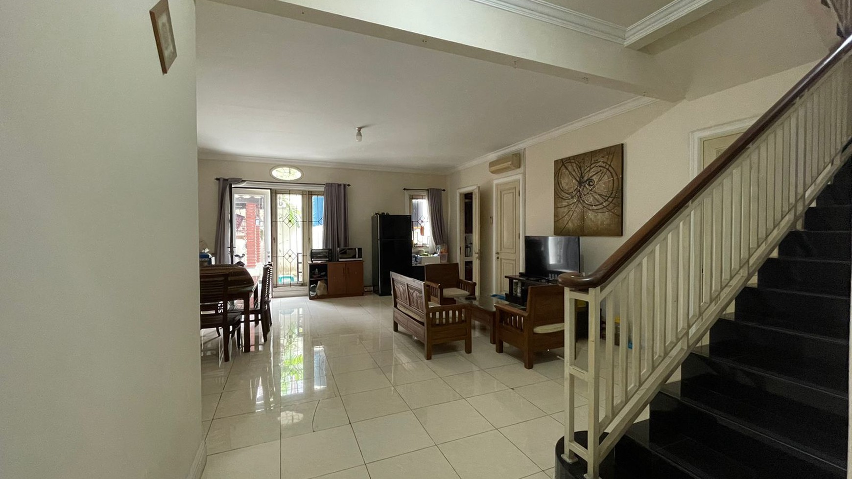Rumah 2 Lantai, Selangkah Ke Mall Living World Kota Wisata