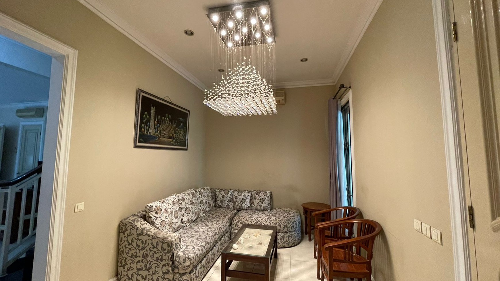 Rumah 2 Lantai, Selangkah Ke Mall Living World Kota Wisata