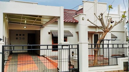 Rumah Siap Huni dengan Hunian Nyaman dan Asri di Taman Kedaung 