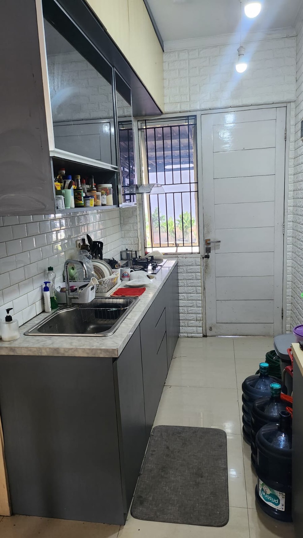 Rumah Siap Huni dengan Hunian Nyaman dan Asri di Ciputat