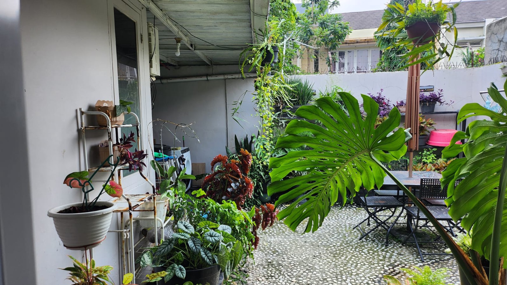 Rumah Siap Huni dengan Hunian Nyaman dan Asri di Ciputat