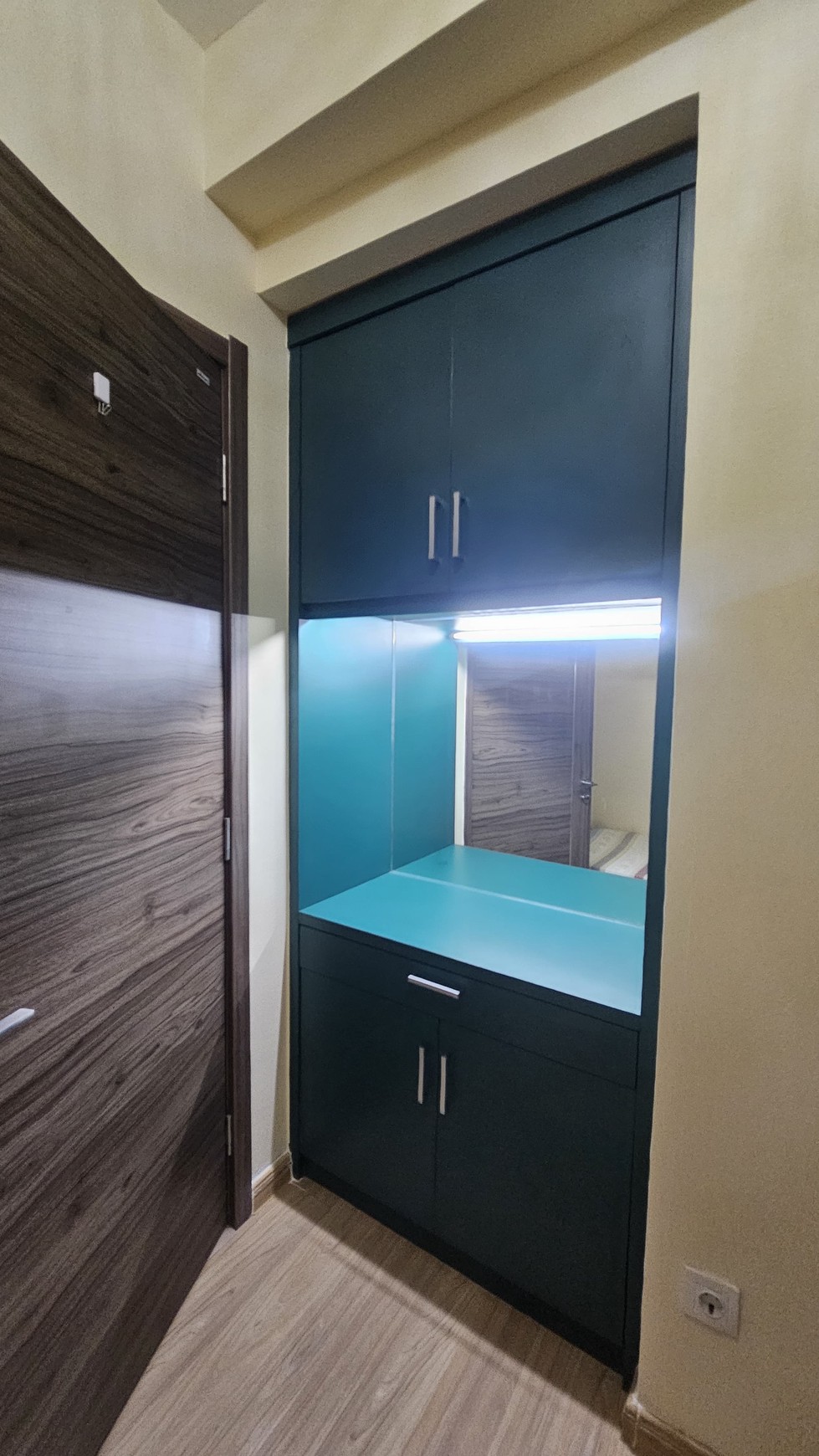 Apartemen Sky House BSD berada di samping mall aeon, dekat universitas, dan stasiun