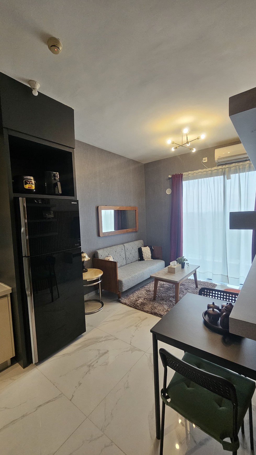 Apartemen Sky House BSD berada di samping mall aeon, dekat universitas, dan stasiun