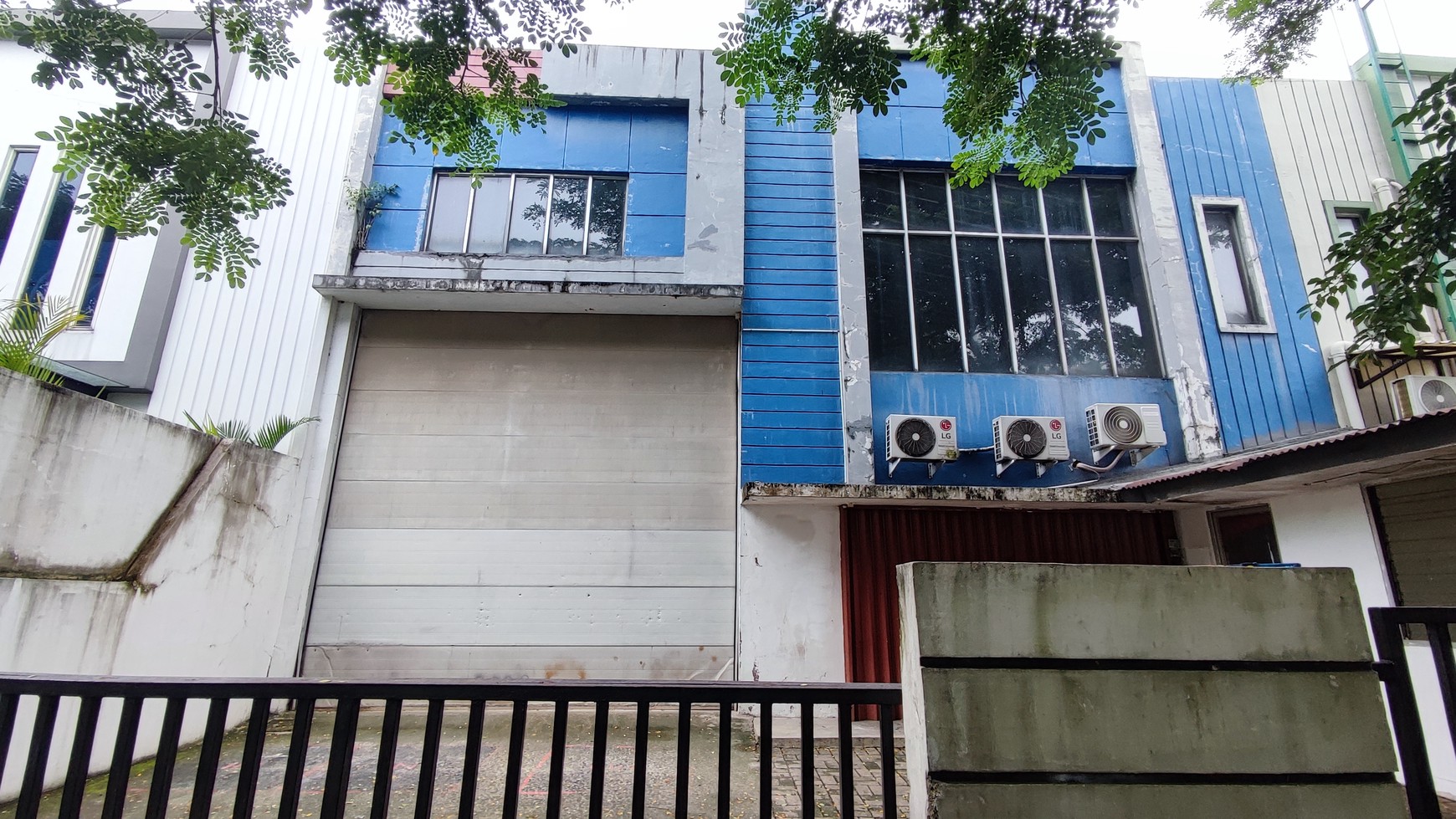 Hot Rent. Gudang luas di Taman Tekno, BSD