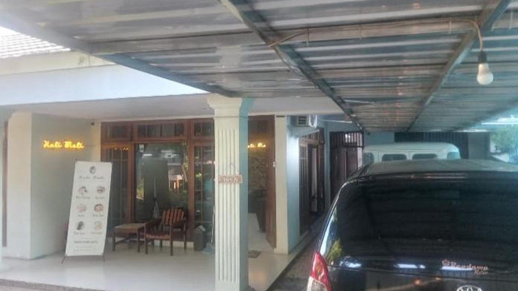  Rumah Tinggal Berikut Rumah Kost di Area Komersial Pengadegan Selatan