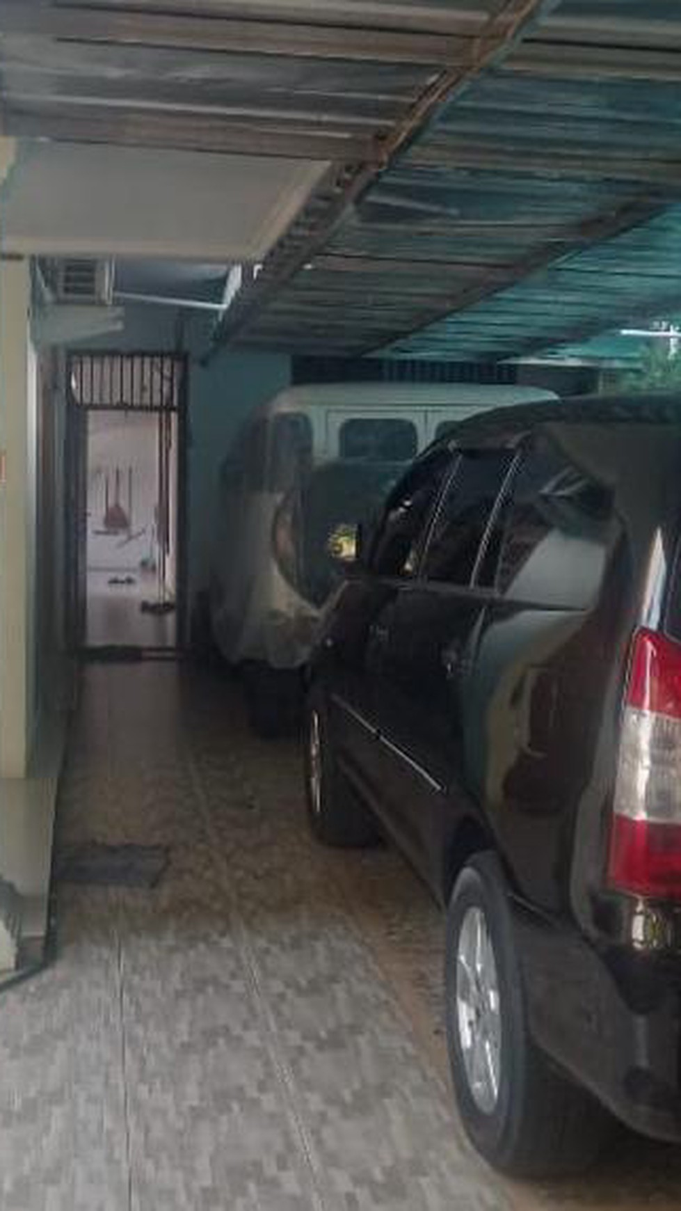  Rumah Tinggal Berikut Rumah Kost di Area Komersial Pengadegan Selatan