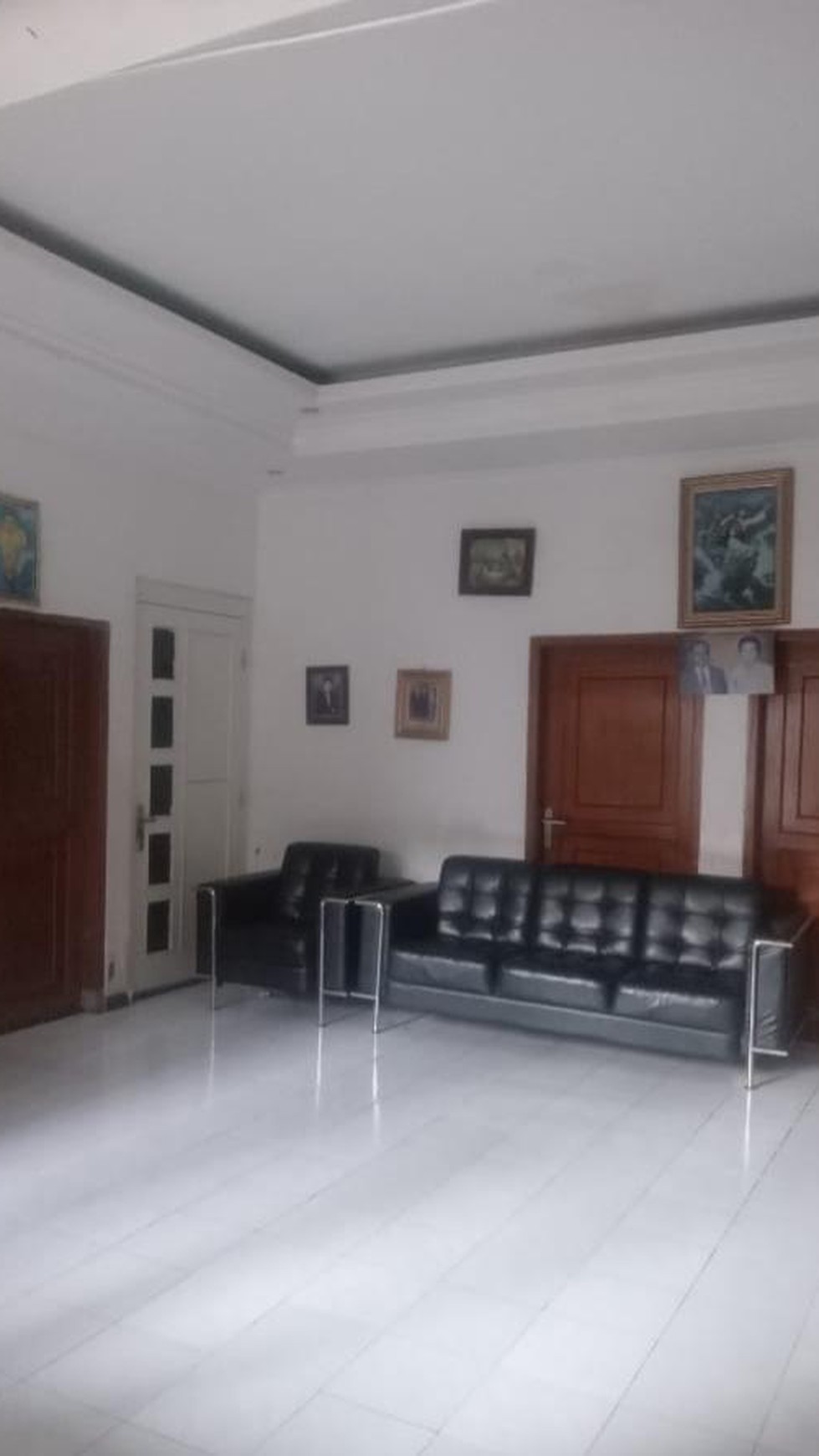  Rumah Tinggal Berikut Rumah Kost di Area Komersial Pengadegan Selatan