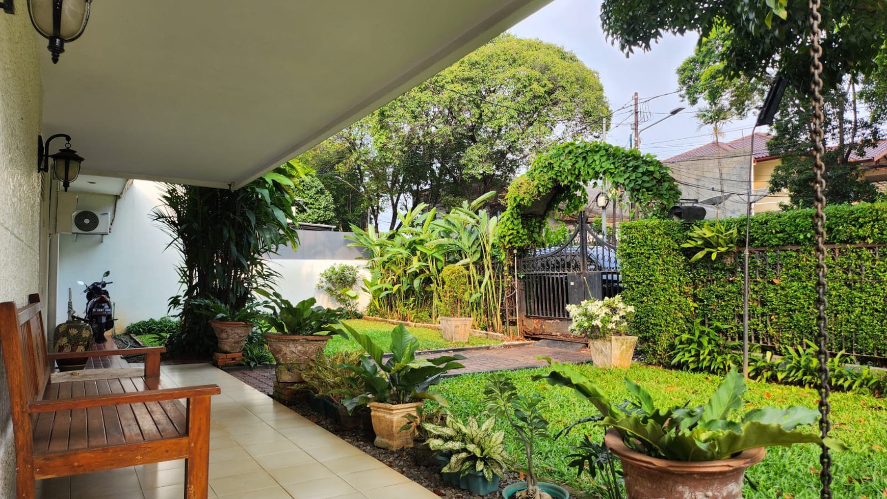 Rumah Klasik, Sertifikat Hak Milik di Pancoran Timur, Jakarta Selatan