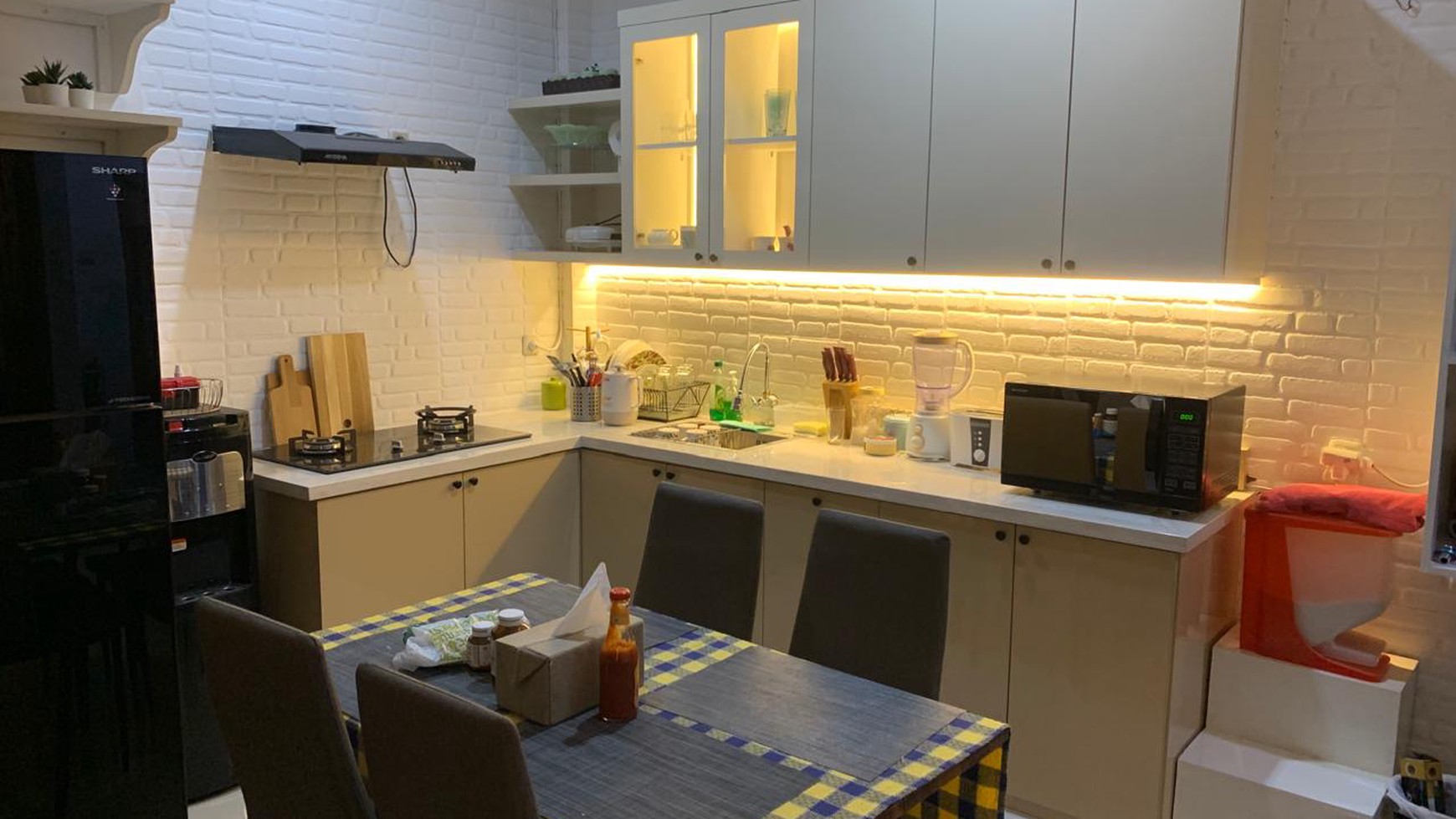 Rumah minimalis siap huni di bintaro