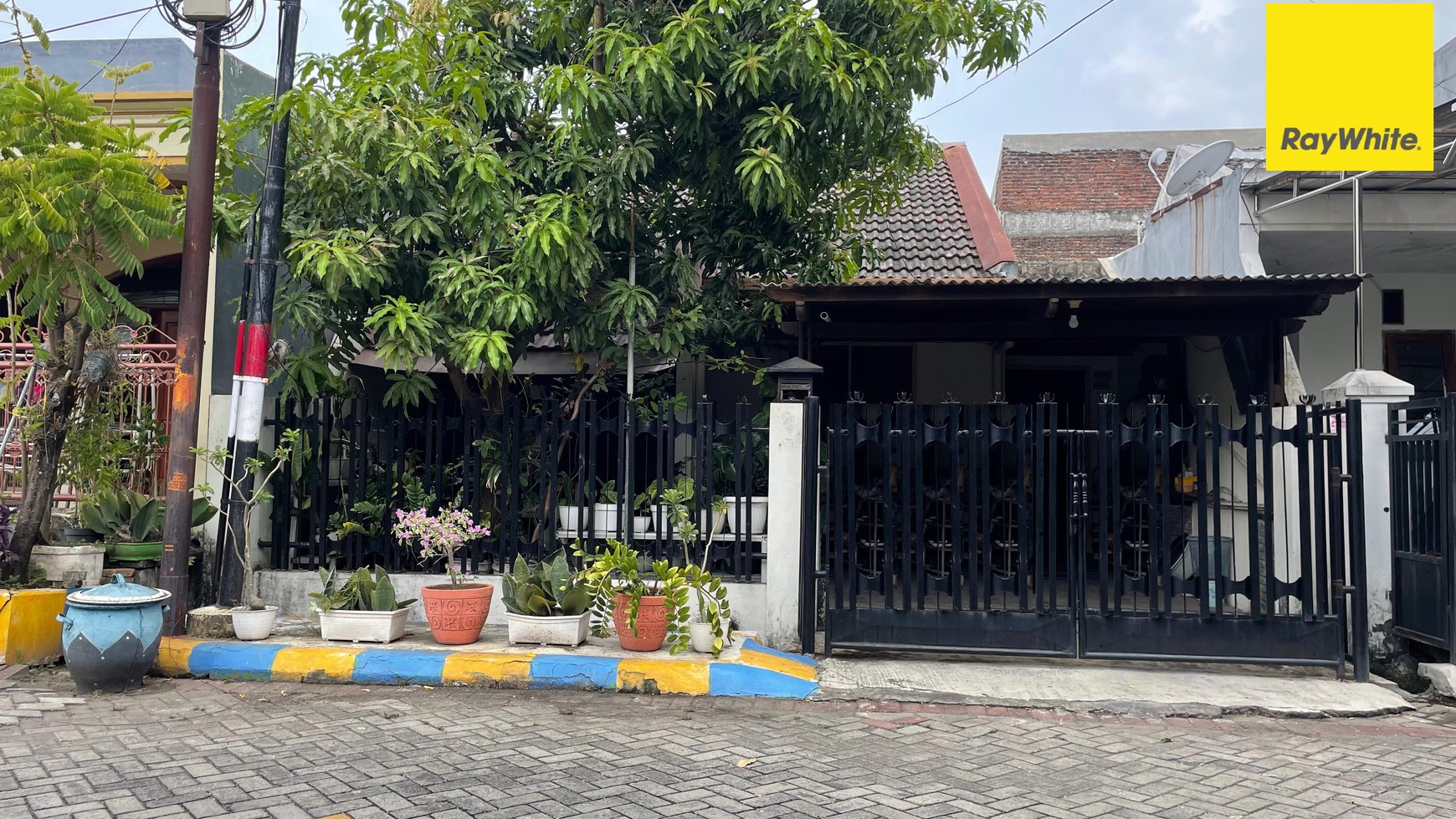 Dijual Rumah SHM di Griya Babatan Indah Wiyung Surabaya