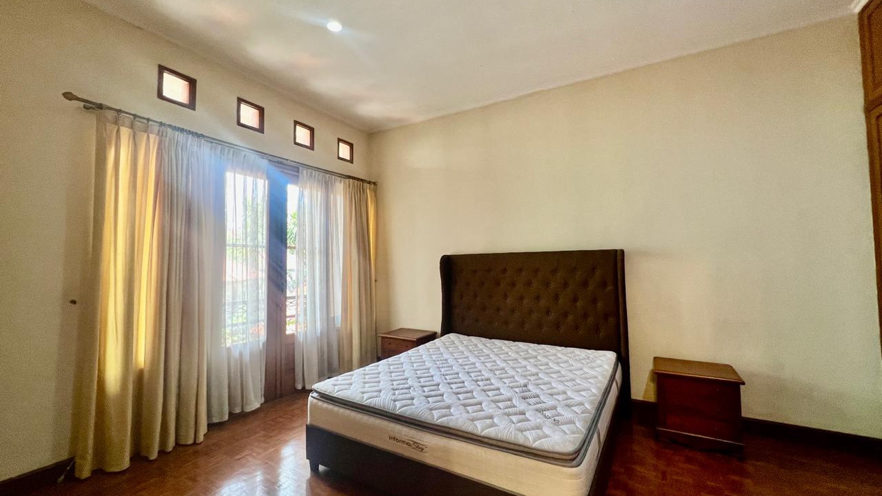 Townhouse cipete furnish fasilitas kolam renang lokasi dekat kemang dan kebayoran baru jakarta selatan 