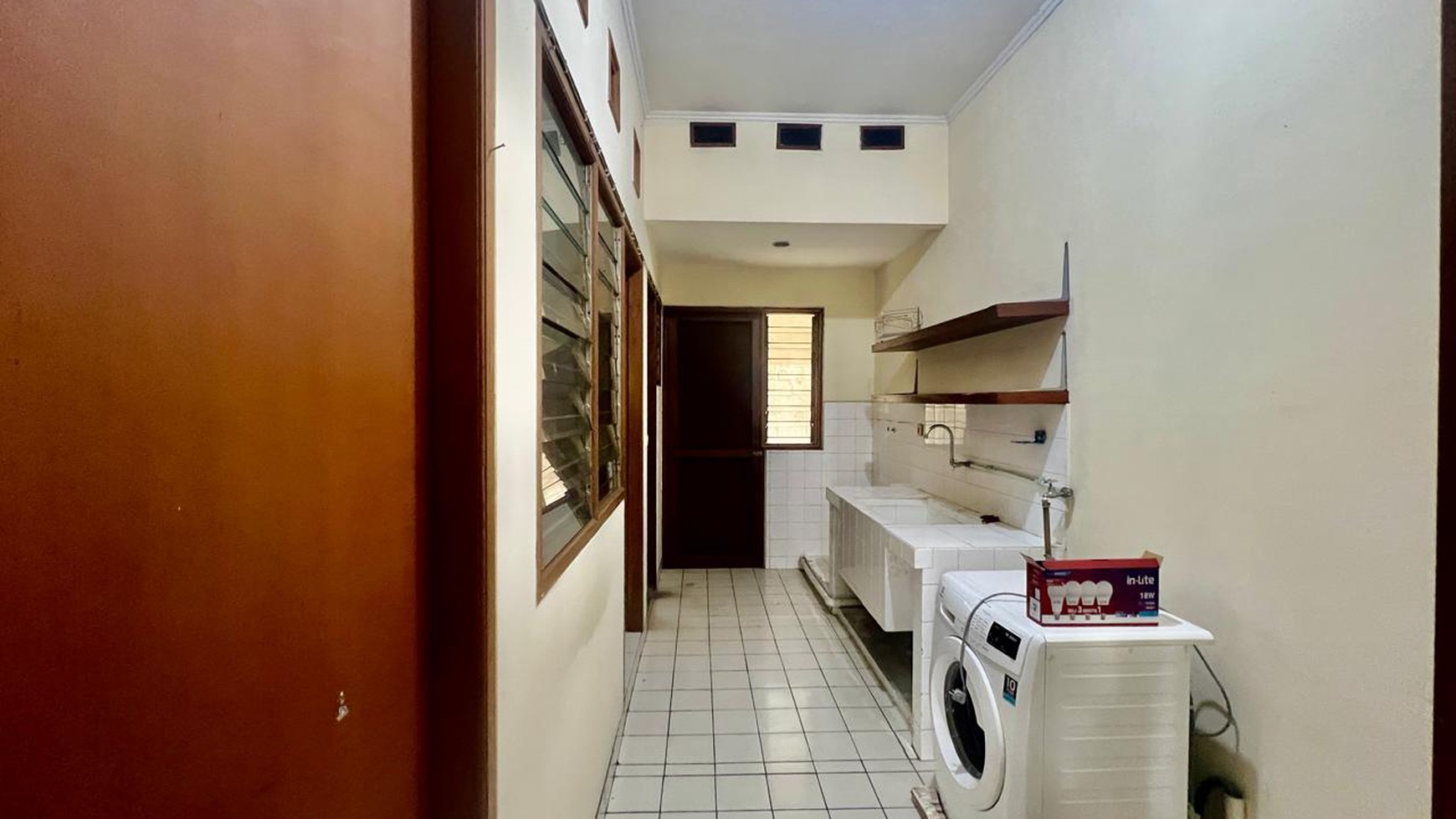 Townhouse cipete furnish fasilitas kolam renang lokasi dekat kemang dan kebayoran baru jakarta selatan 