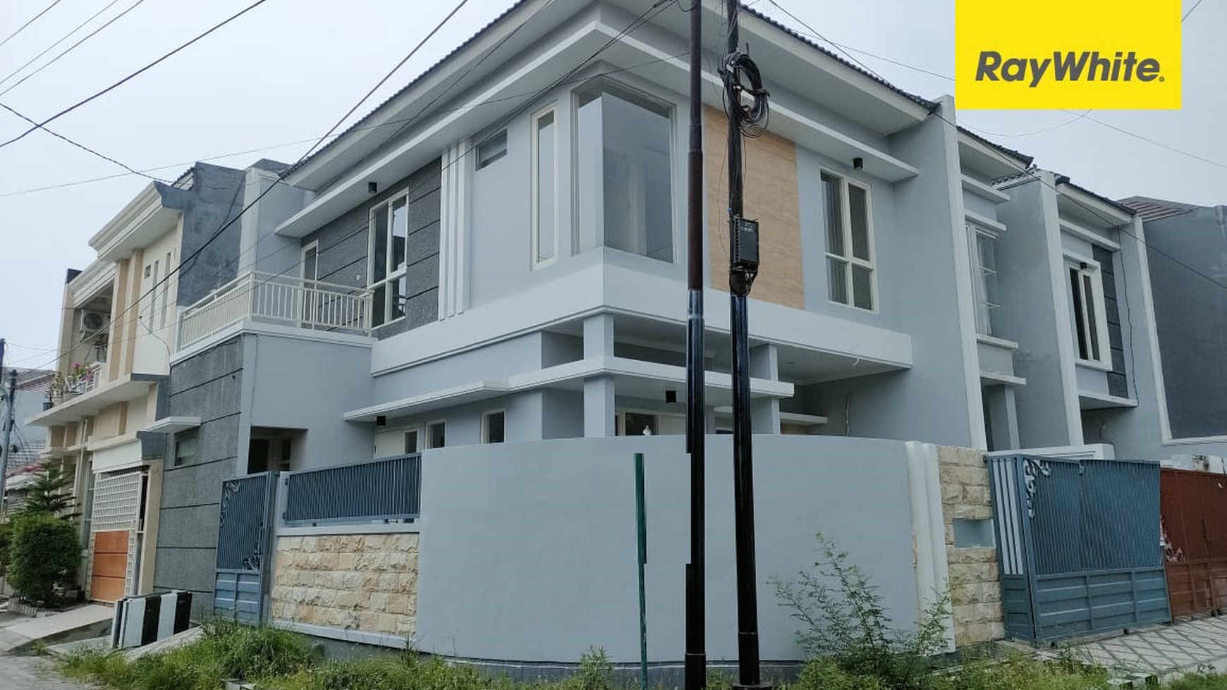 Dijual Rumah 2 Lantai SHM di Sutorejo Timur Surabaya