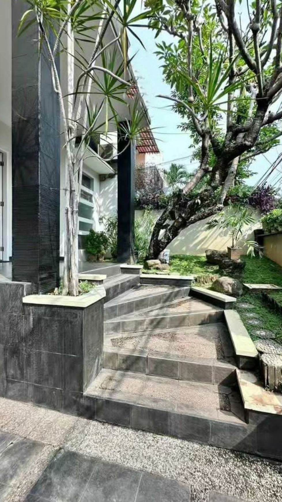 Rumah bagus Lokasi Exclusive di Pondok Indah Jakarta Selatan