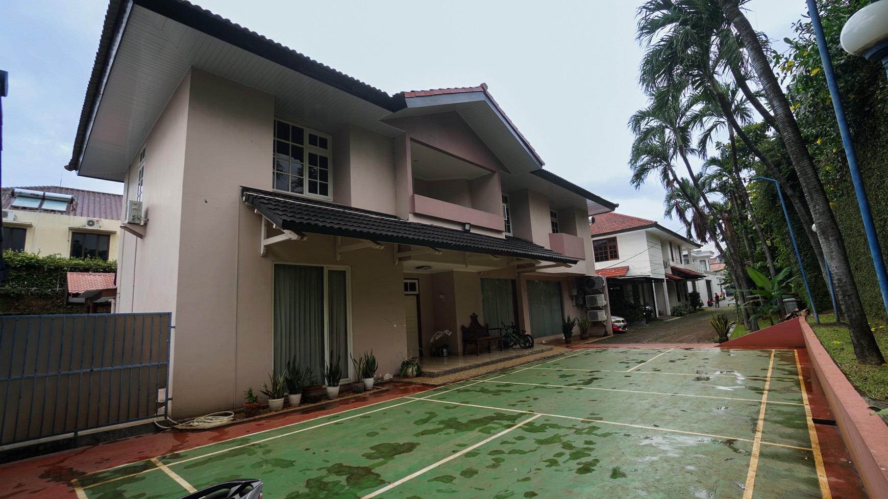 Rumah Djiual sangat strategis dalam Cluster di Jl Abdul Majid Cipete, Jakarta Selatan