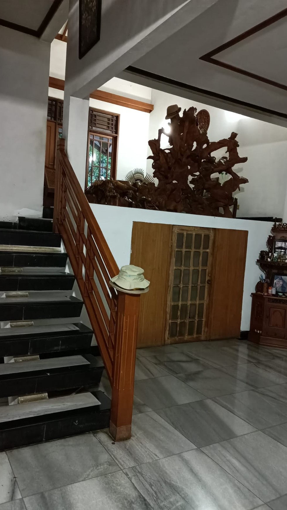 Rumah 2,5 lantai di Meruya Selatan Jakarta Barat