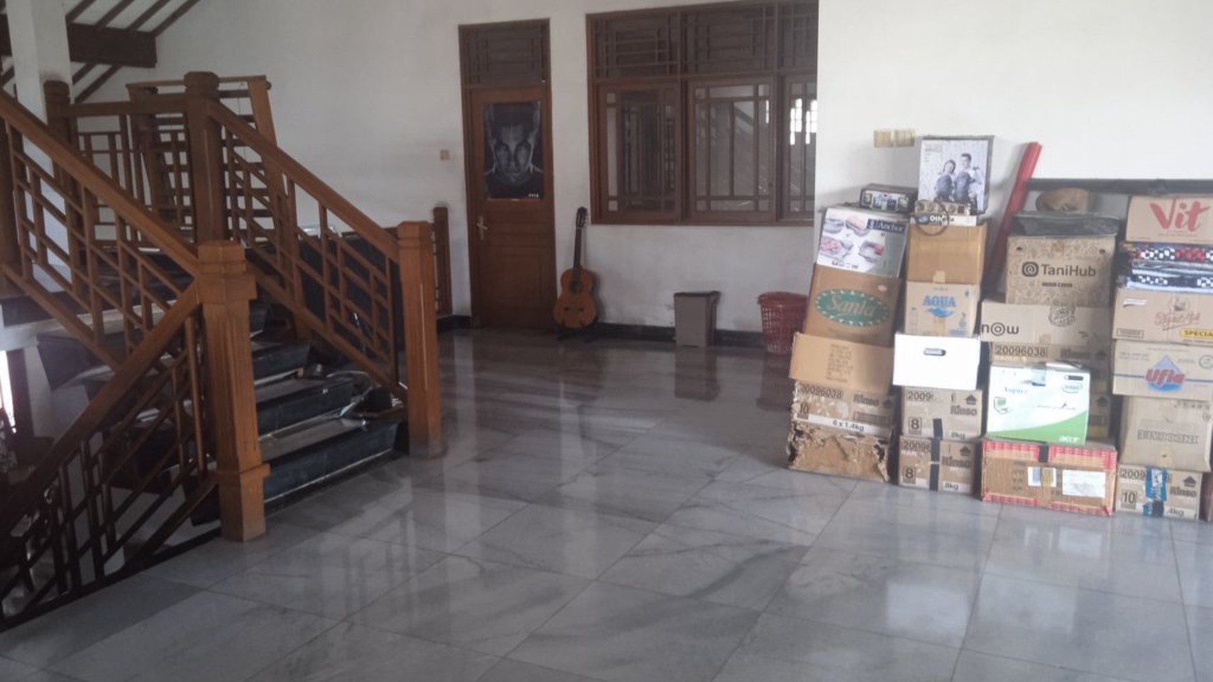 Rumah 2,5 lantai di Meruya Selatan Jakarta Barat