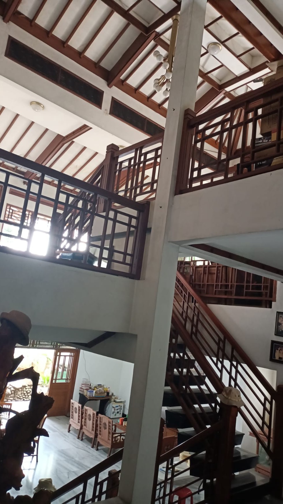 Rumah 2,5 lantai di Meruya Selatan Jakarta Barat