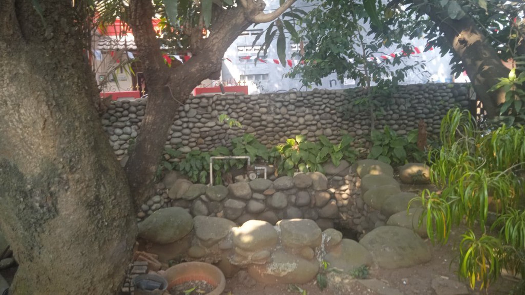 Rumah 2,5 lantai di Meruya Selatan Jakarta Barat