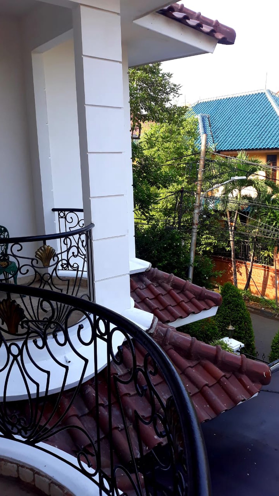 Rumah siap huni di Pondok Indah Jakarta Selatan