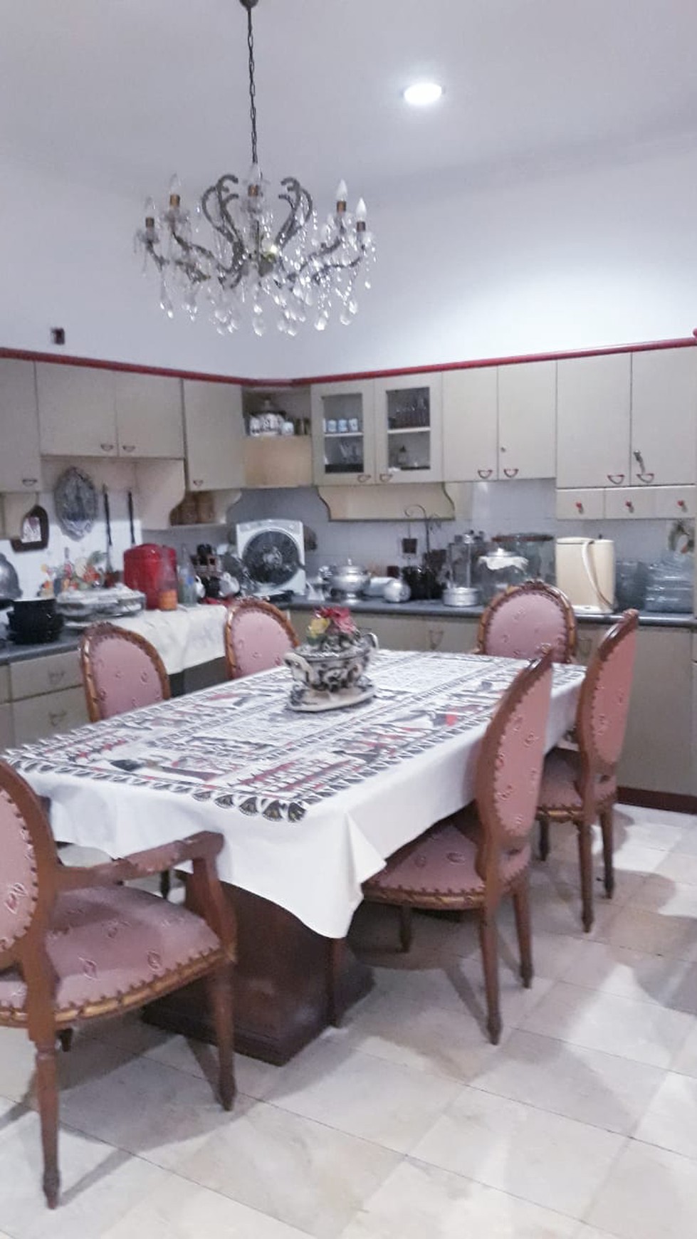 Rumah siap huni di Pondok Indah Jakarta Selatan
