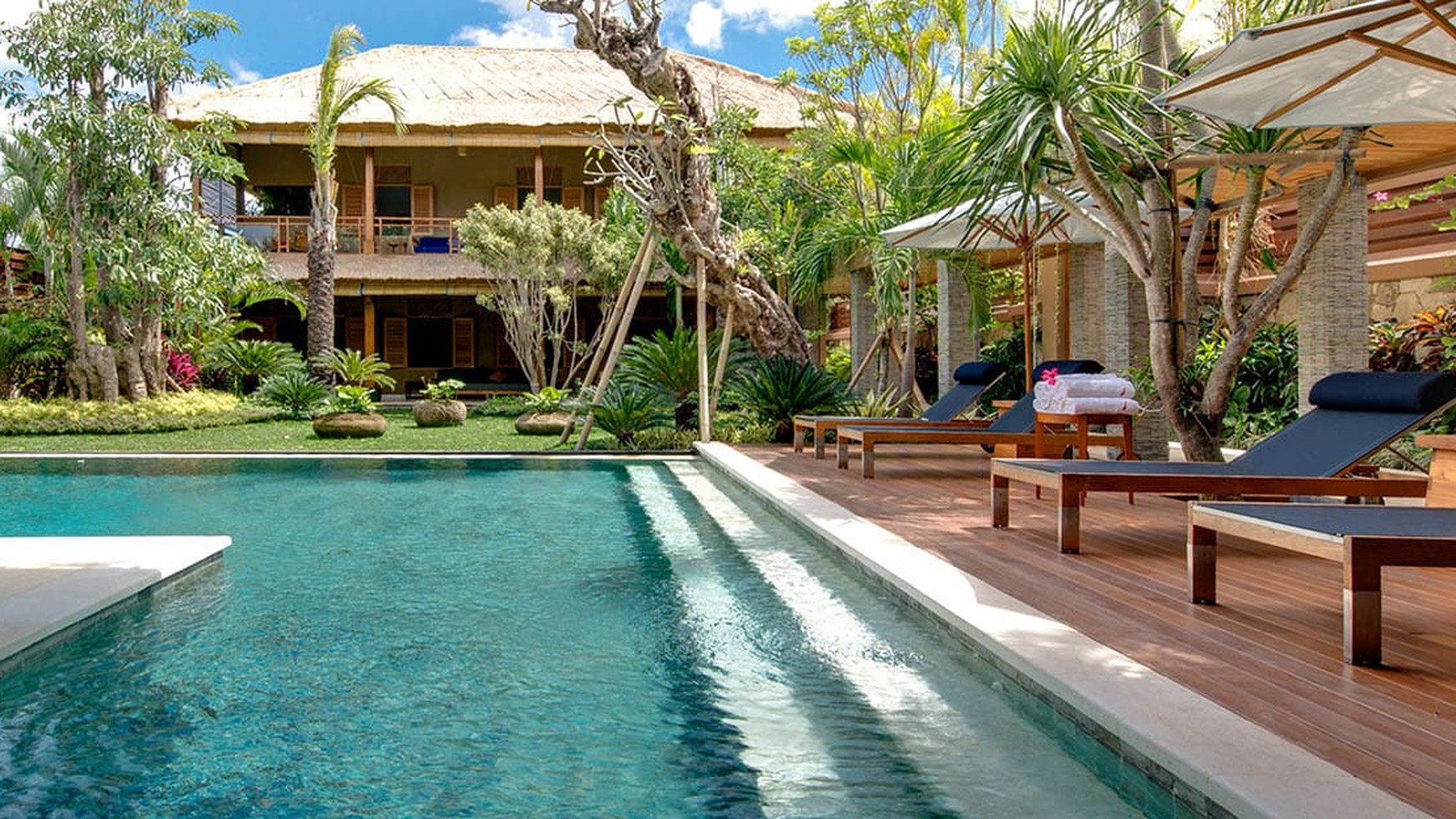 Freehold - Sprawling Luxury Estate with Tropical Gardens and Prime Seminyak Location