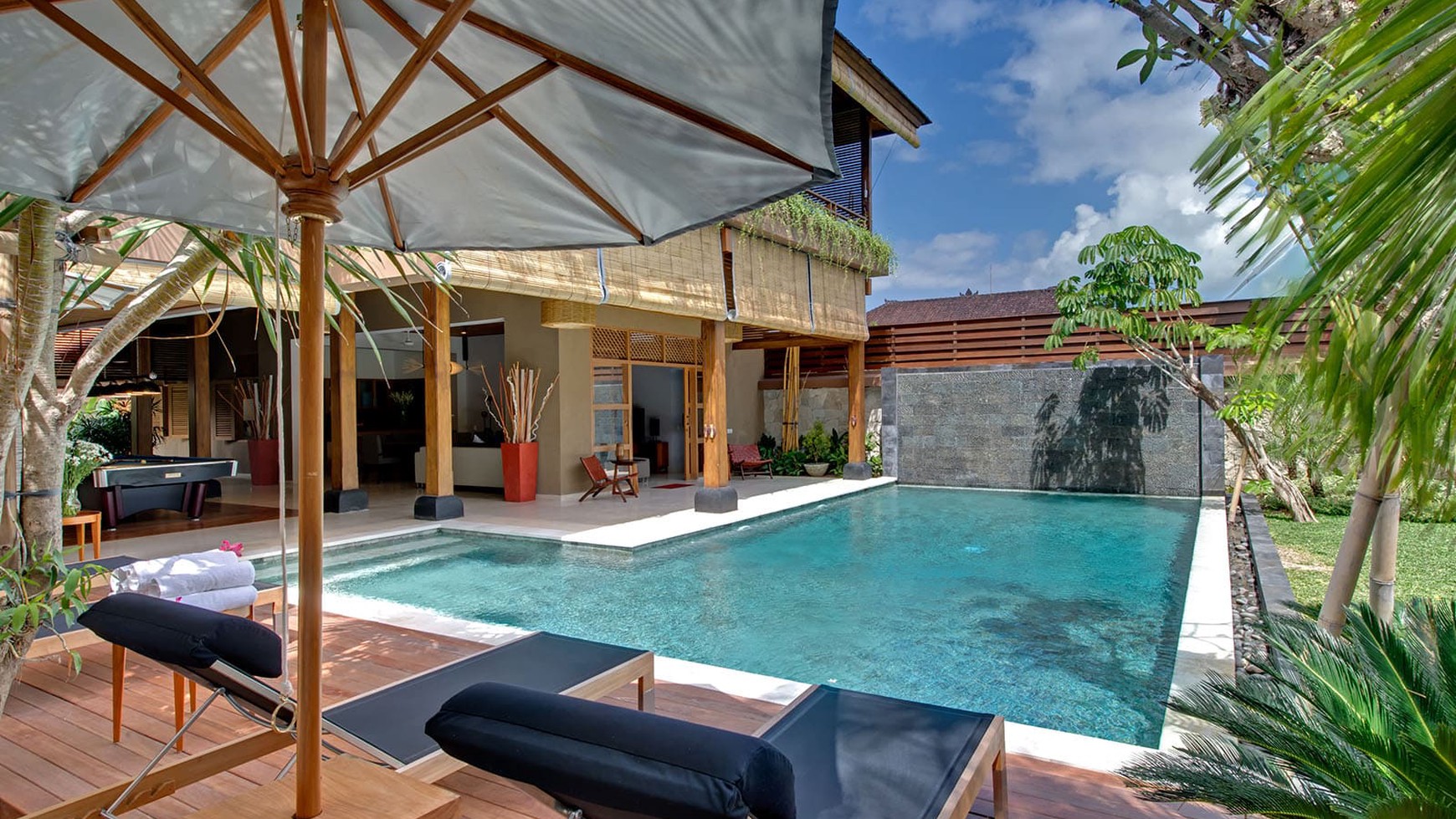 Freehold - Sprawling Luxury Estate with Tropical Gardens and Prime Seminyak Location