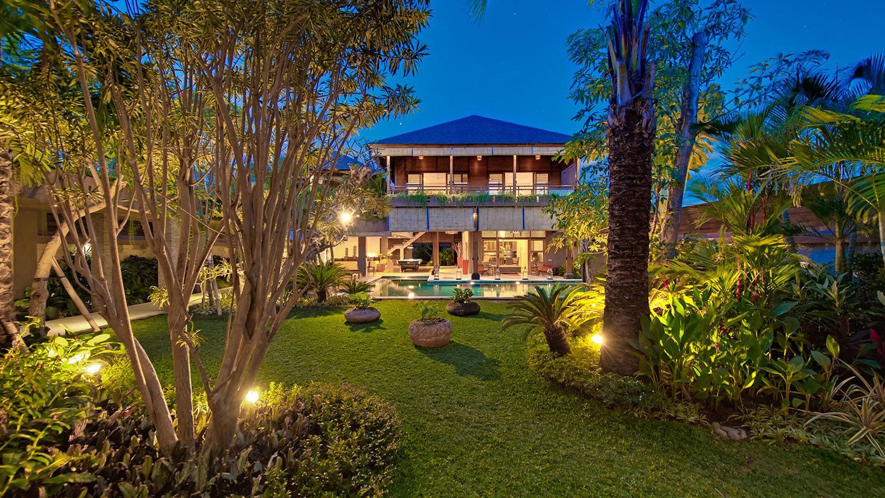 Freehold - Sprawling Luxury Estate with Tropical Gardens and Prime Seminyak Location