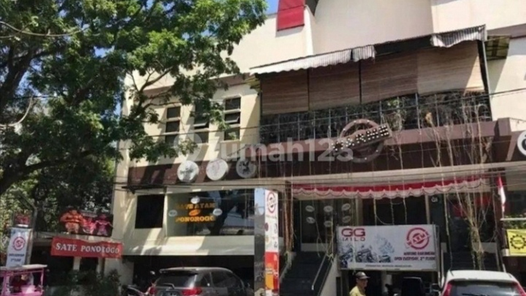Ruang Usaha / Gedung Luas Strategis 3 Lantai di Jl Sedehana Kec Sukajadi Kota Bandung