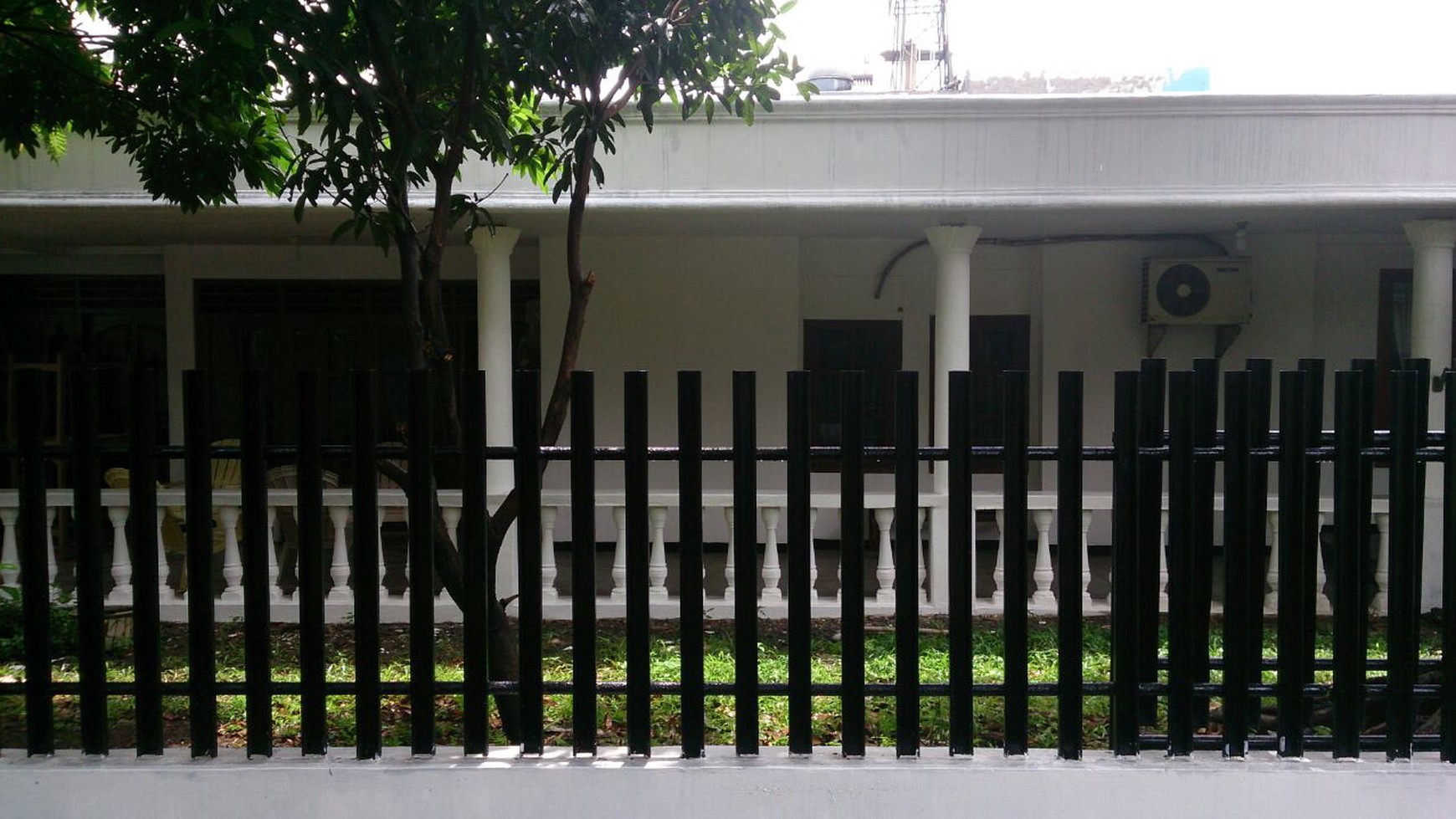 **Dijual: Rumah Dengan Tanah yang Luas di Pondok Ranji Ciputat Timur - Rp 4,2 Miliar (Nego)**