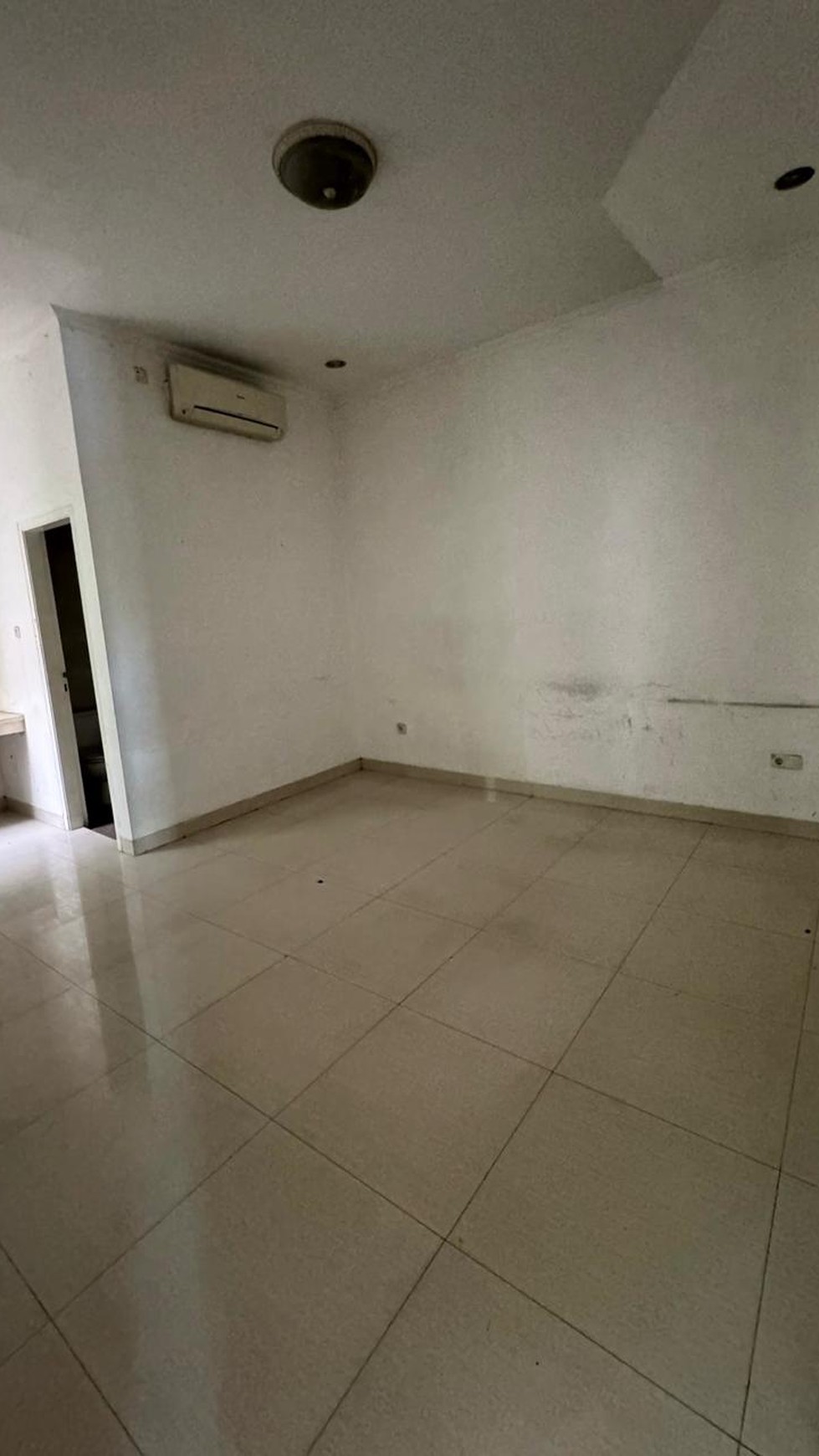 RUMAH DISEWA JL CIKAJANG KEBAYORAN BARU