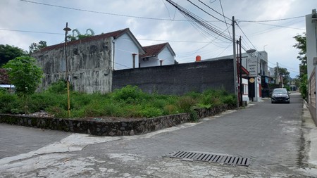 Tanah Hook di kawasan kos exclusive di Jalan Kaliurang KM 13 dekat Kampus UII 