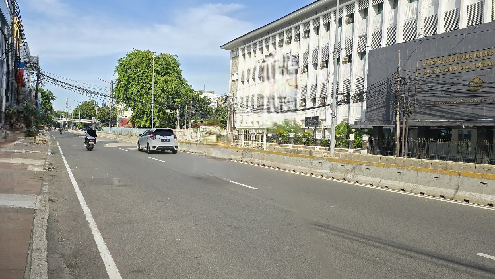 Ruko Pinggir Jalan Utama Siap Pakai di Jl Hasyim Ashari, Gambir, Jakarta Pusat.