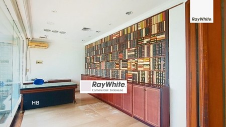 Rumah  2 lantai, lokasi super Elite,  di Simprug Garden, Jakarta Selatan.