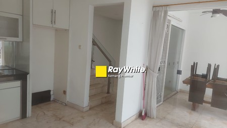 Rumah bagus, Elit & Mewah 2 Lantai, SHM, Strategis, Jeruk Purut Raya, Jakarta Selatan